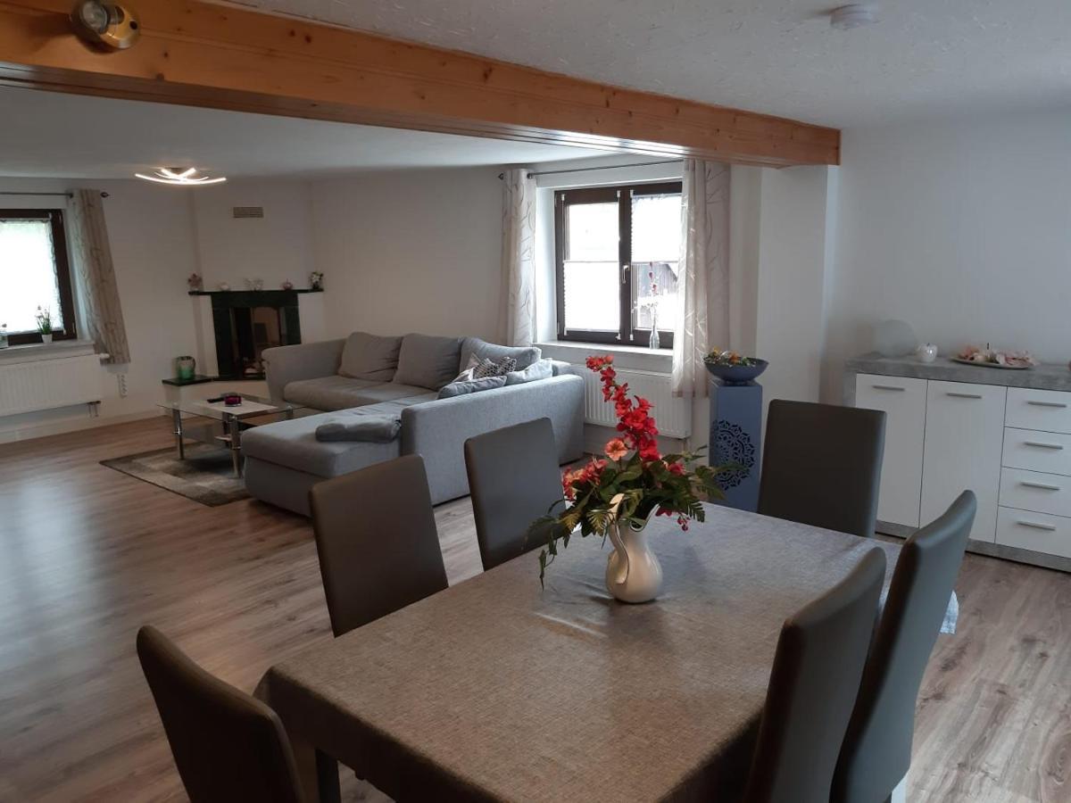 Familienfreundliche Ferienwohnung Zschorlau Esterno foto