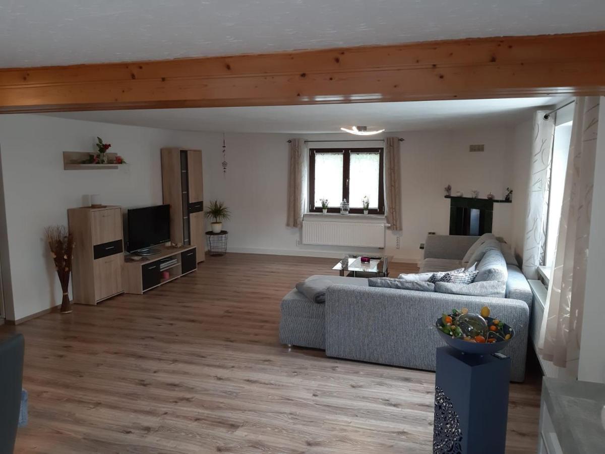 Familienfreundliche Ferienwohnung Zschorlau Esterno foto