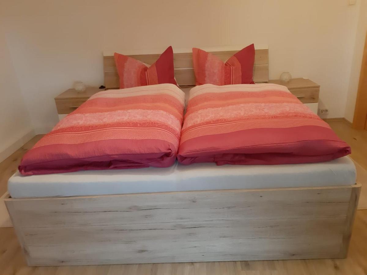 Familienfreundliche Ferienwohnung Zschorlau Esterno foto